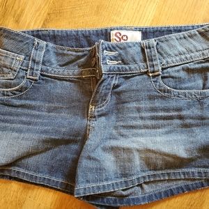 SO junior's jean shorts size 9